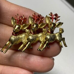 Vintage signed St‎ Labre Christmas Reindeer Brooch Gold Tone Holiday Pin Jewelry